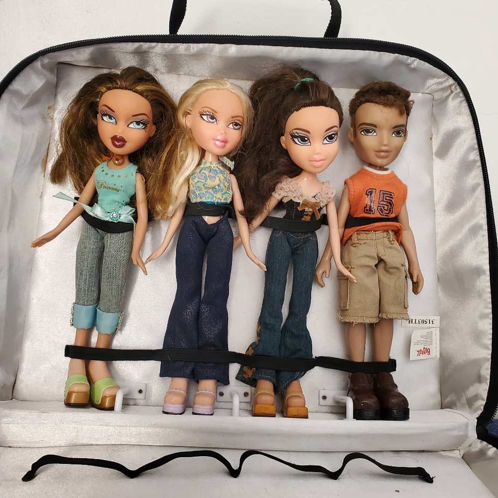 BRATZ DOLLS and CASE